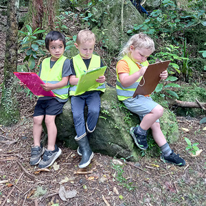 Children On A Rock In The Bush Edit S 500